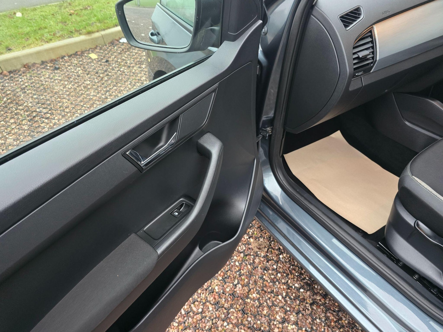 Used Skoda Fabia 2017 for sale - 77155911: Photo 25