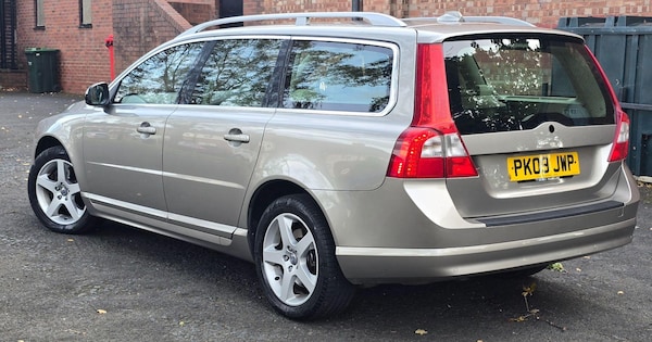 Used Volvo V70 2009 for sale - 76179315: Photo 2