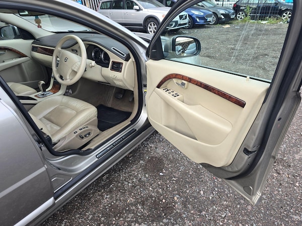 Used Volvo V70 2009 for sale - 76179315: Photo 9
