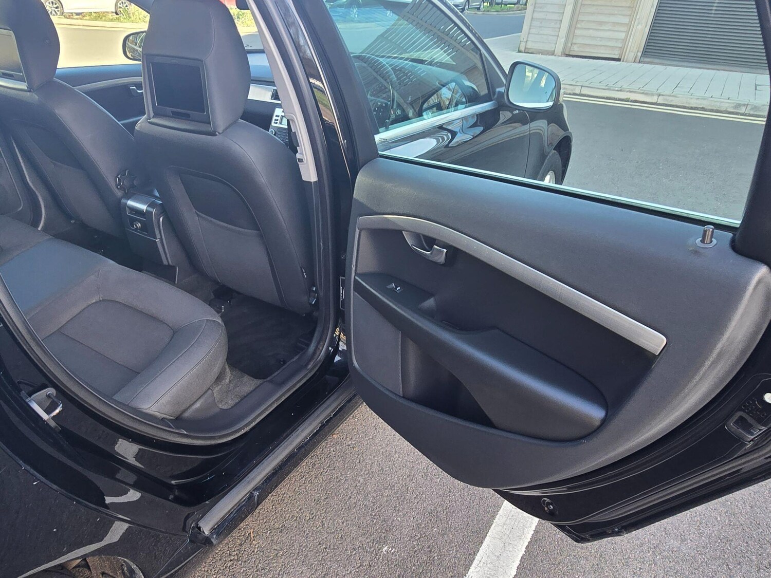 Used Volvo V70 2011 for sale - 77908618: Photo 15