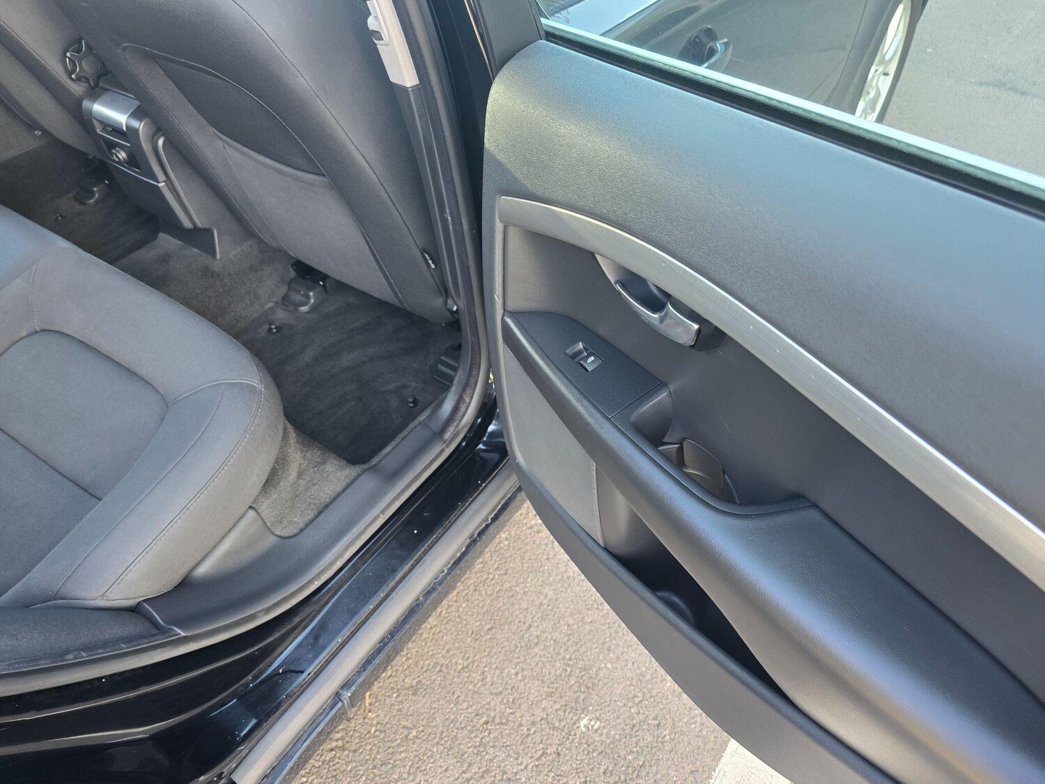 Used Volvo V70 2011 for sale - 77908618: Photo 16