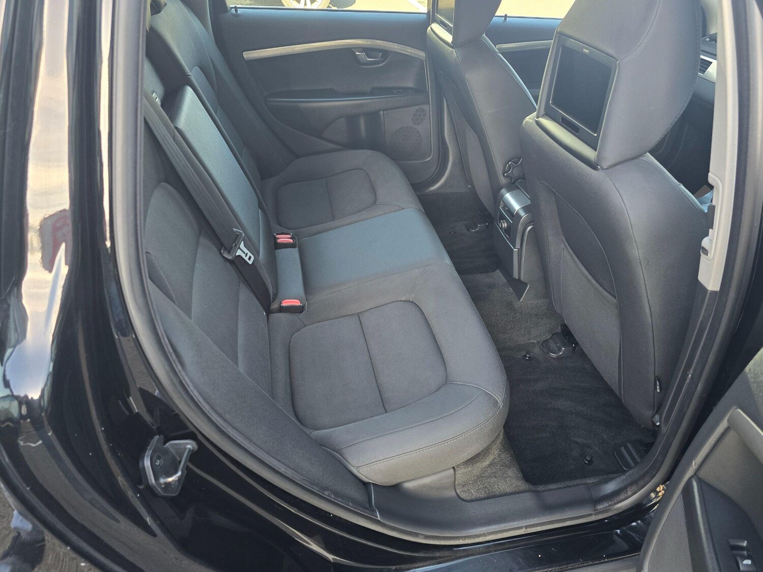 Used Volvo V70 2011 for sale - 77908618: Photo 17