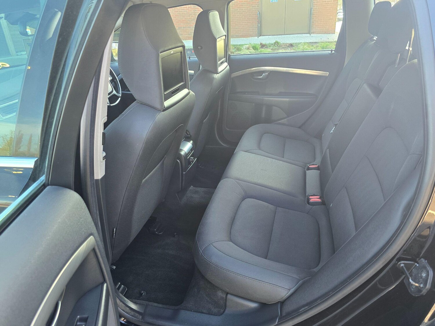 Used Volvo V70 2011 for sale - 77908618: Photo 24