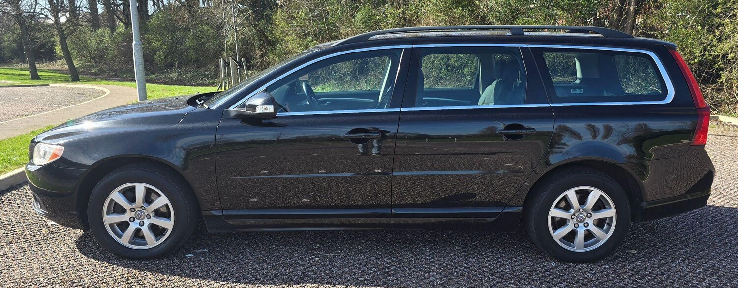 Used Volvo V70 2011 for sale - 77908618: Photo 8