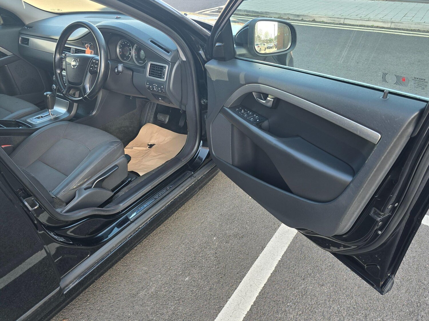 Used Volvo V70 2011 for sale - 77908618: Photo 9