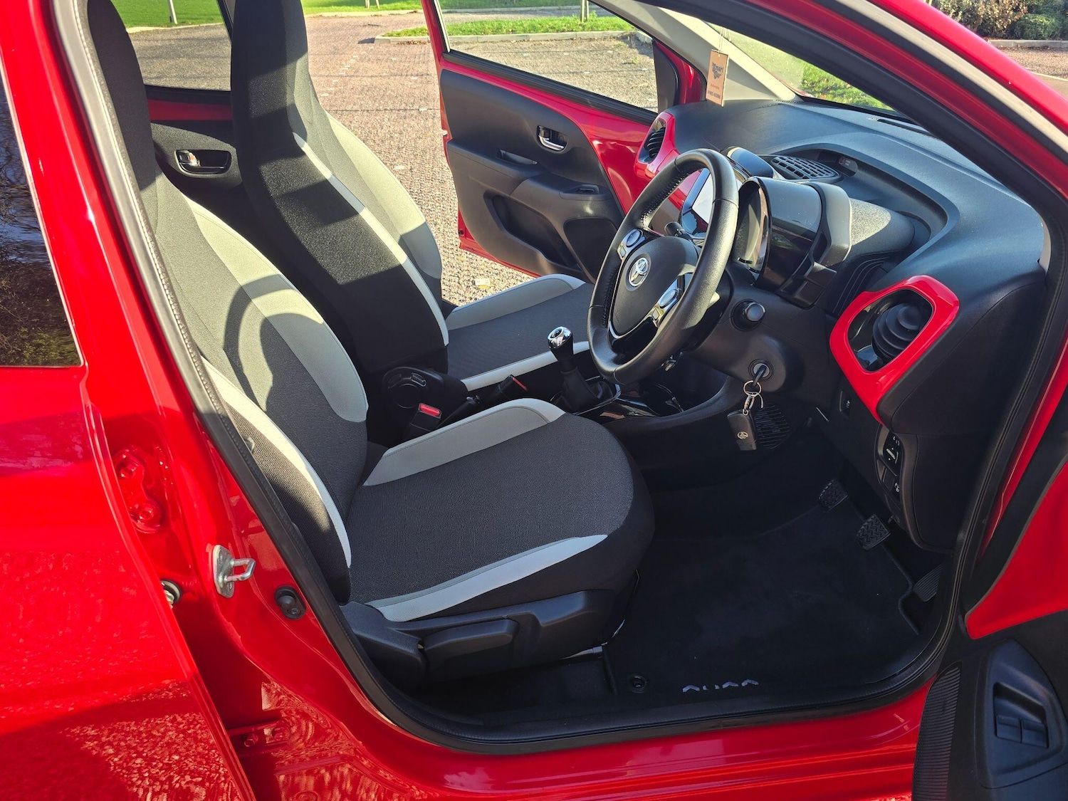 Used Toyota AYGO 2017 for sale - 76619785: Photo 11