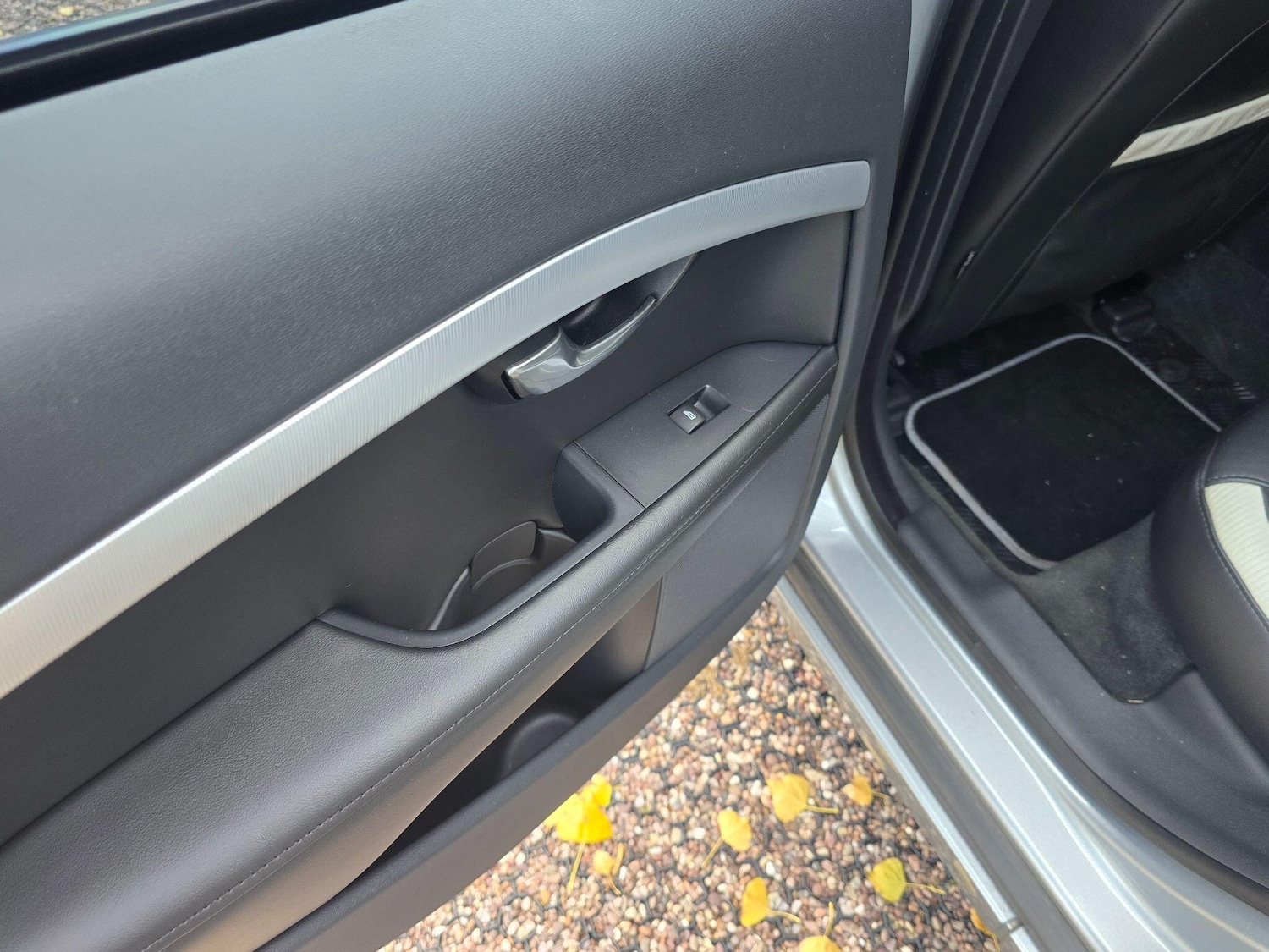 Used Volvo V70 2011 for sale - 76399295: Photo 21