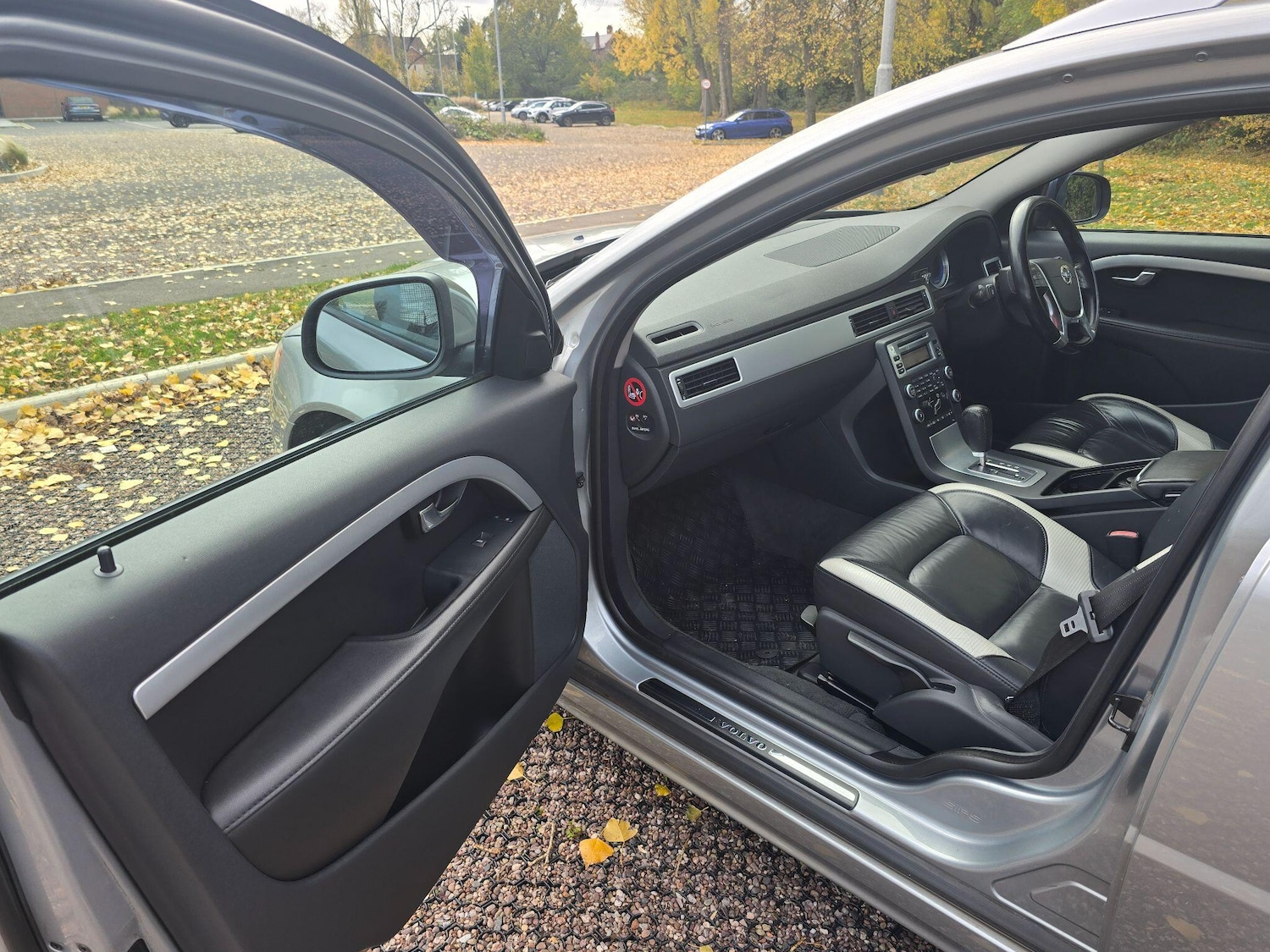 Used Volvo V70 2011 for sale - 76399295: Photo 24