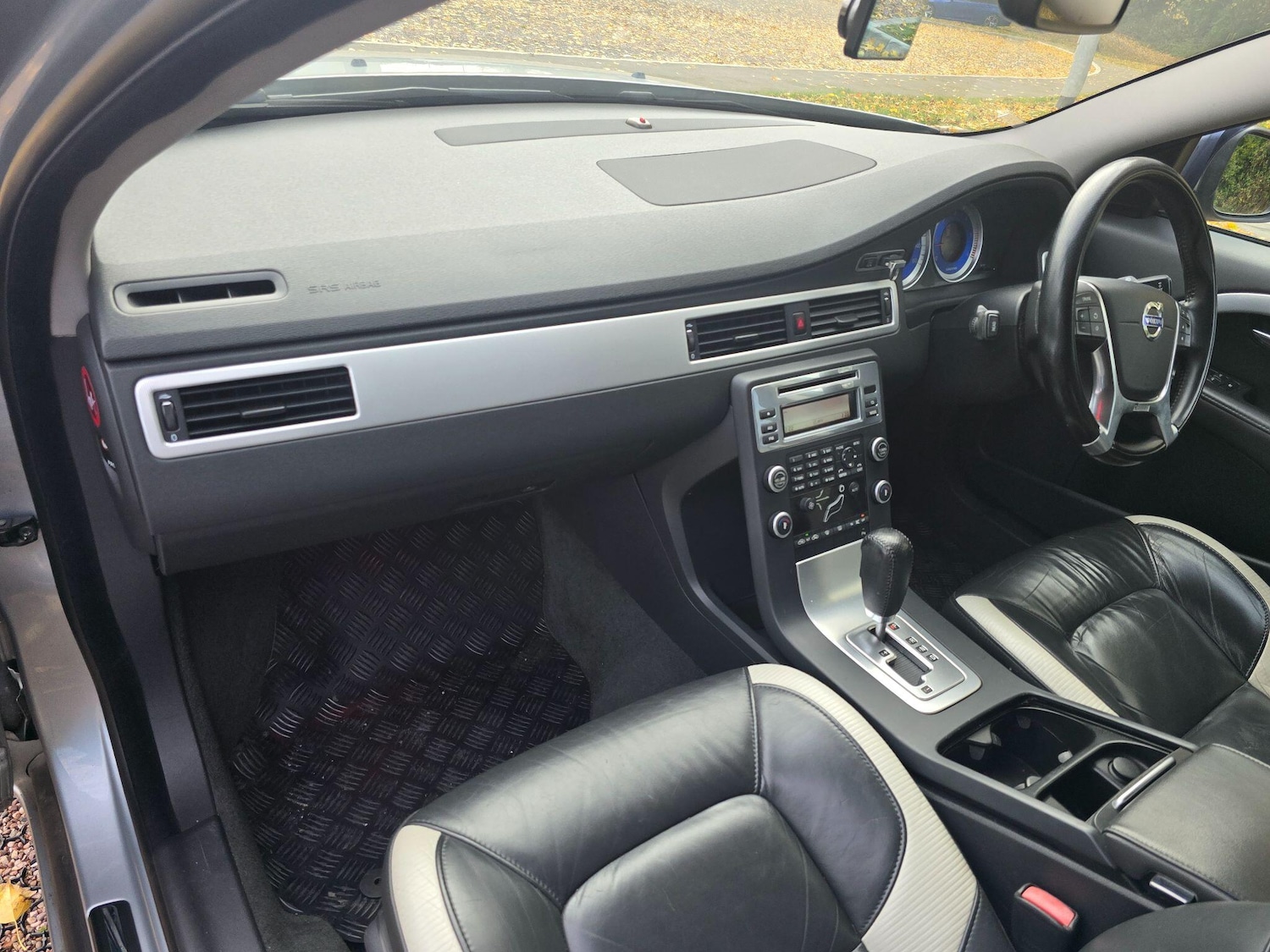 Used Volvo V70 2011 for sale - 76399295: Photo 28