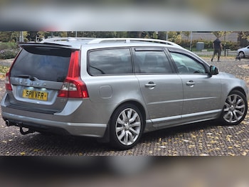 Used Volvo V70 2011 for sale - 76399295: Photo