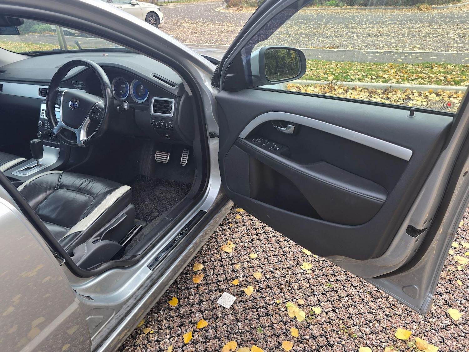 Used Volvo V70 2011 for sale - 76399295: Photo 7