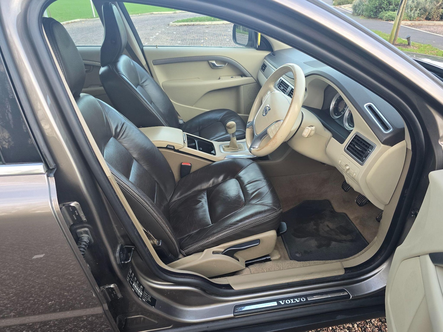 Used Volvo XC70 2011 for sale - 76990494: Photo 11