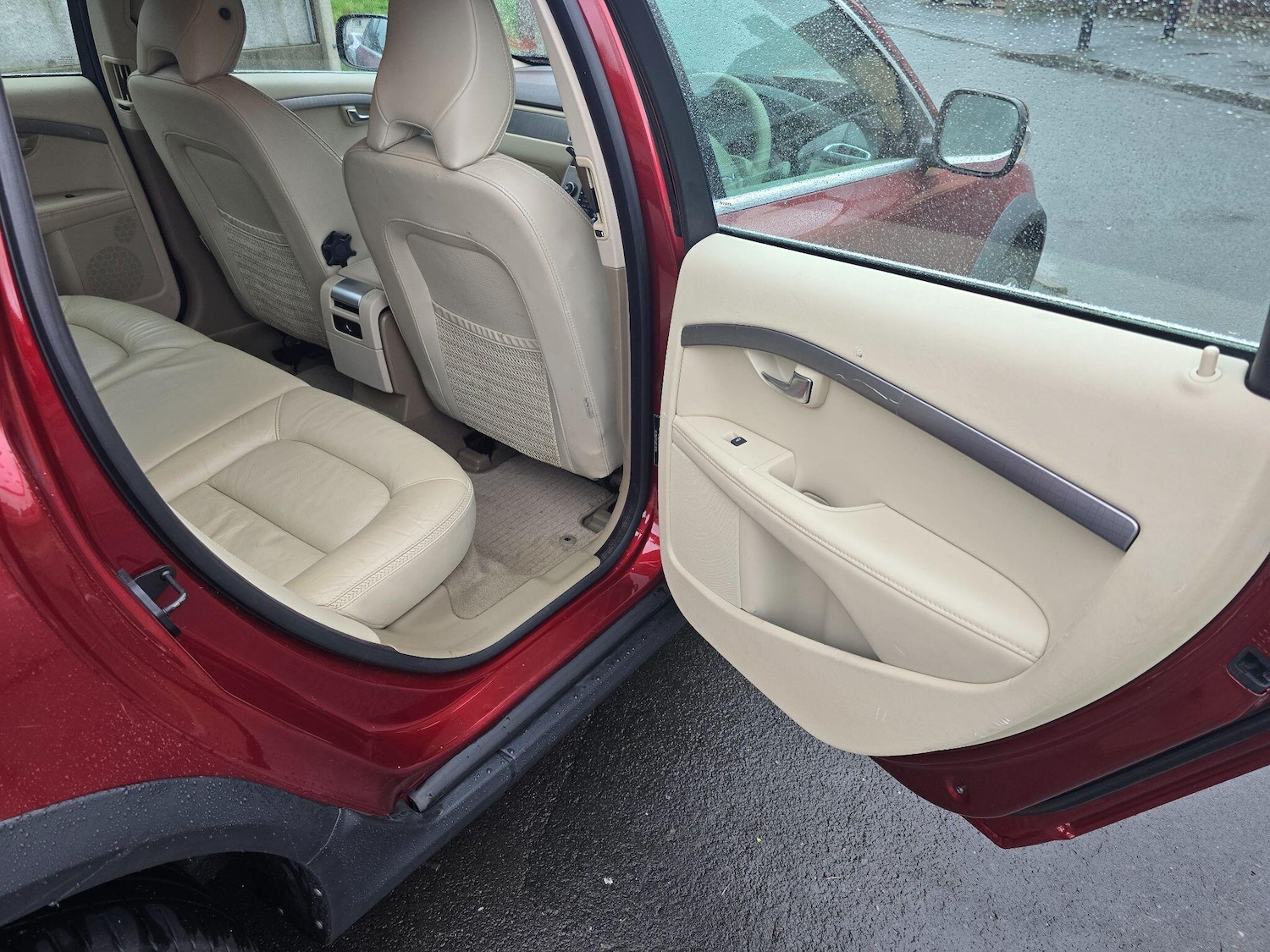 Used Volvo XC70 2011 for sale - 76528053: Photo 14