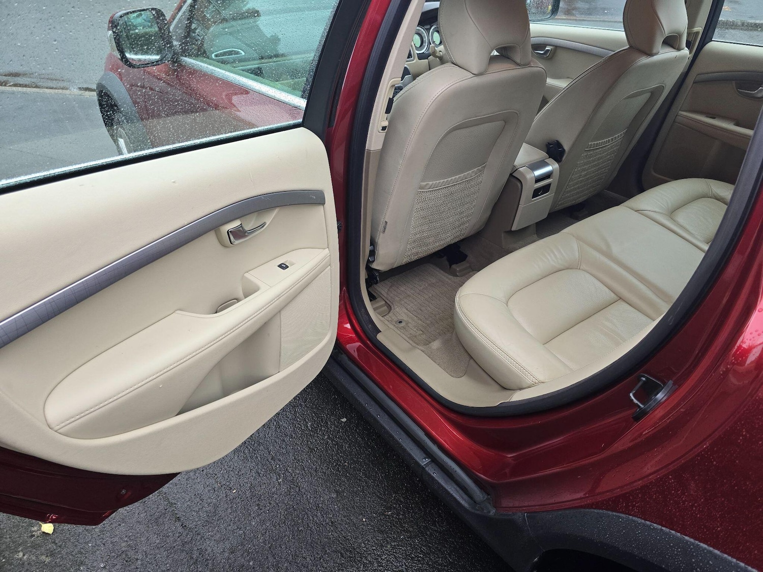 Used Volvo XC70 2011 for sale - 76528053: Photo 21