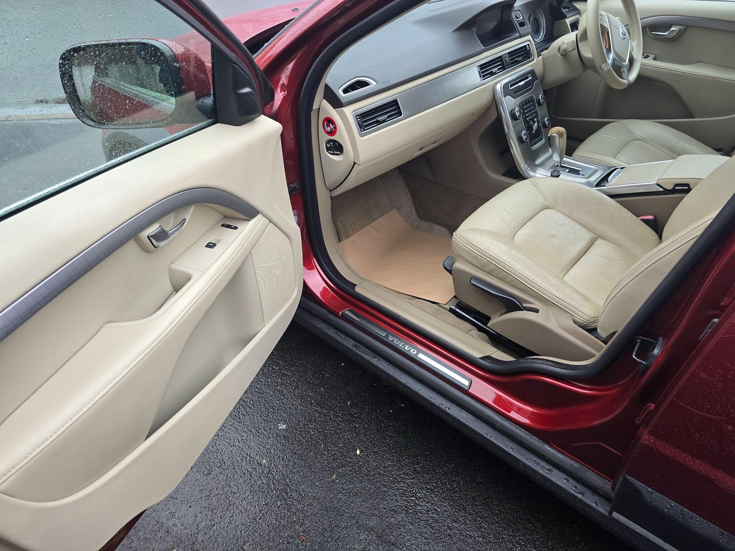 Used Volvo XC70 2011 for sale - 76528053: Photo 26