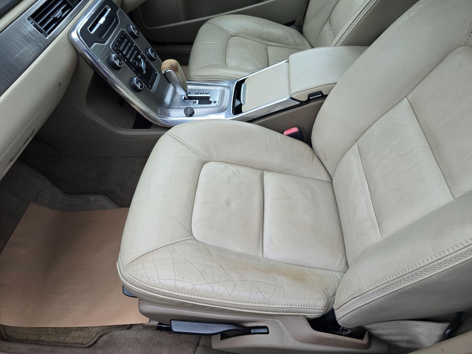 Used Volvo XC70 2011 for sale - 76528053: Photo 29