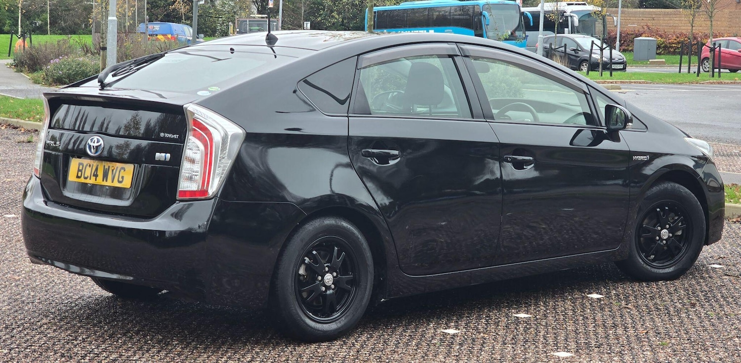 Used Toyota Prius 2023 for sale - 76562068: Photo 4