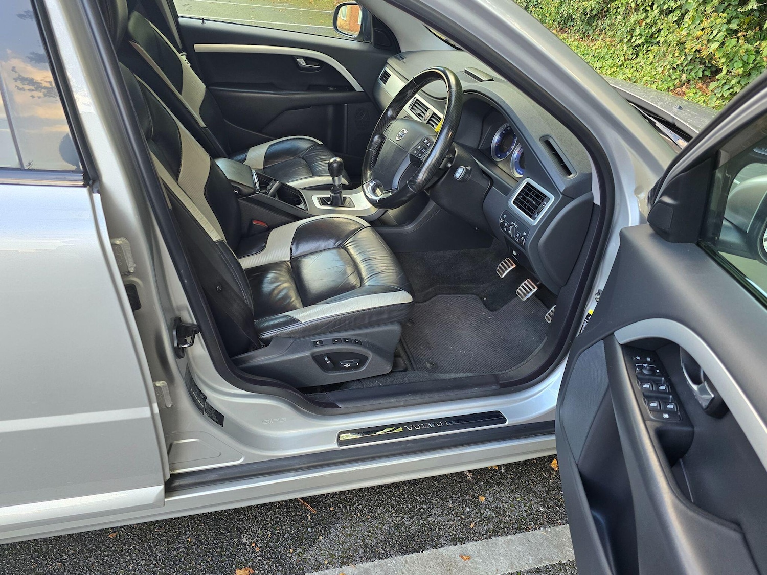 Used Volvo V70 2009 for sale - 76108517: Photo 10