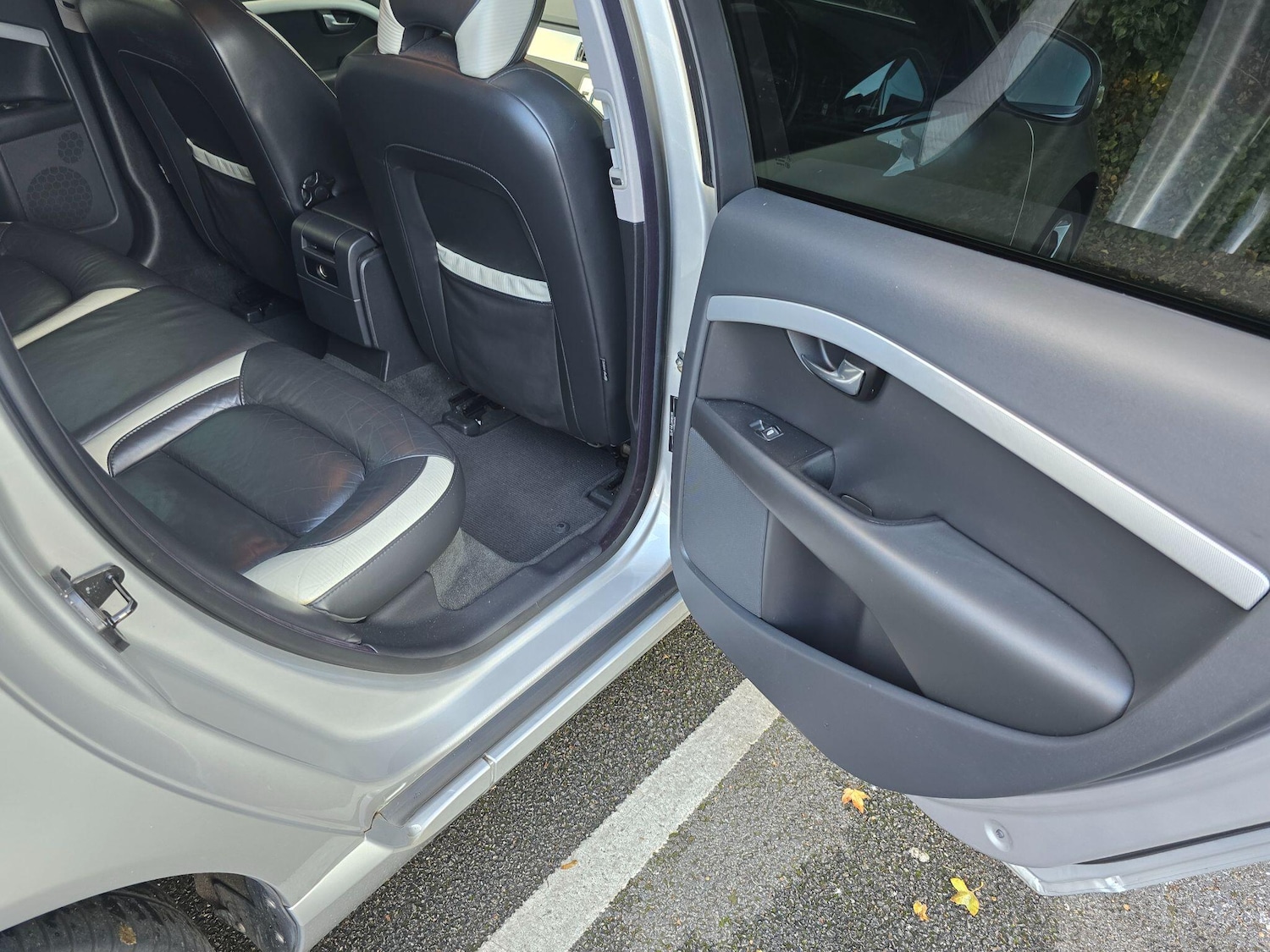 Used Volvo V70 2009 for sale - 76108517: Photo 14