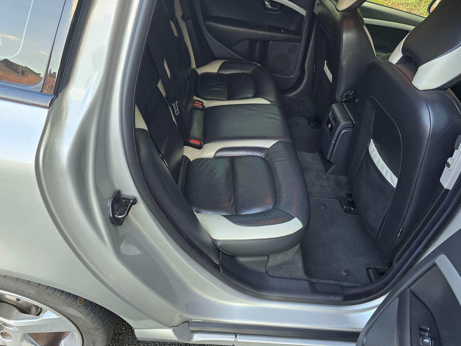 Used Volvo V70 2009 for sale - 76108517: Photo 15