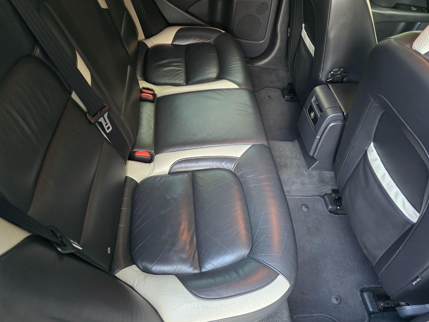 Used Volvo V70 2009 for sale - 76108517: Photo 16