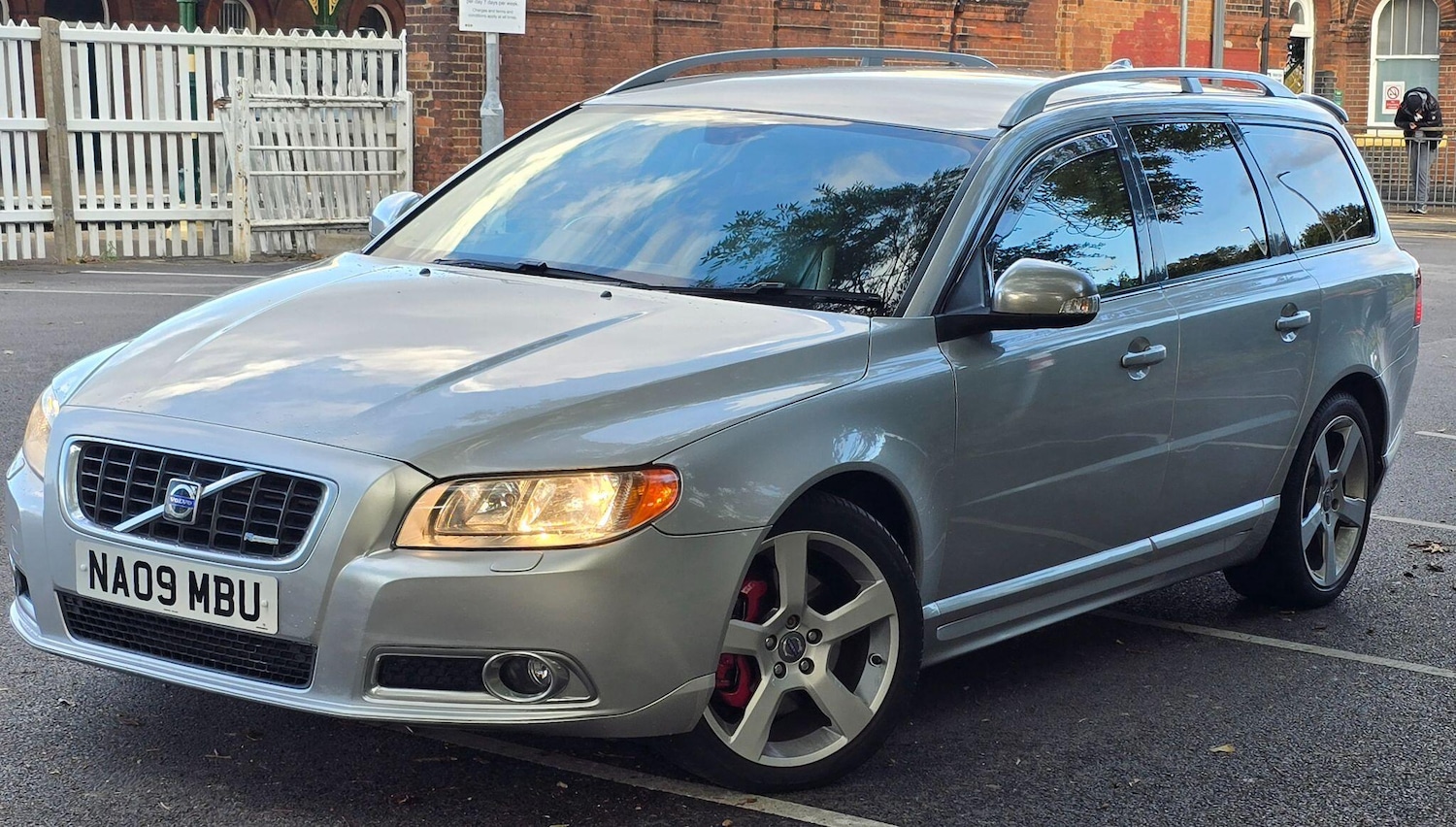 Used Volvo V70 2009 for sale - 76108517: Photo 3