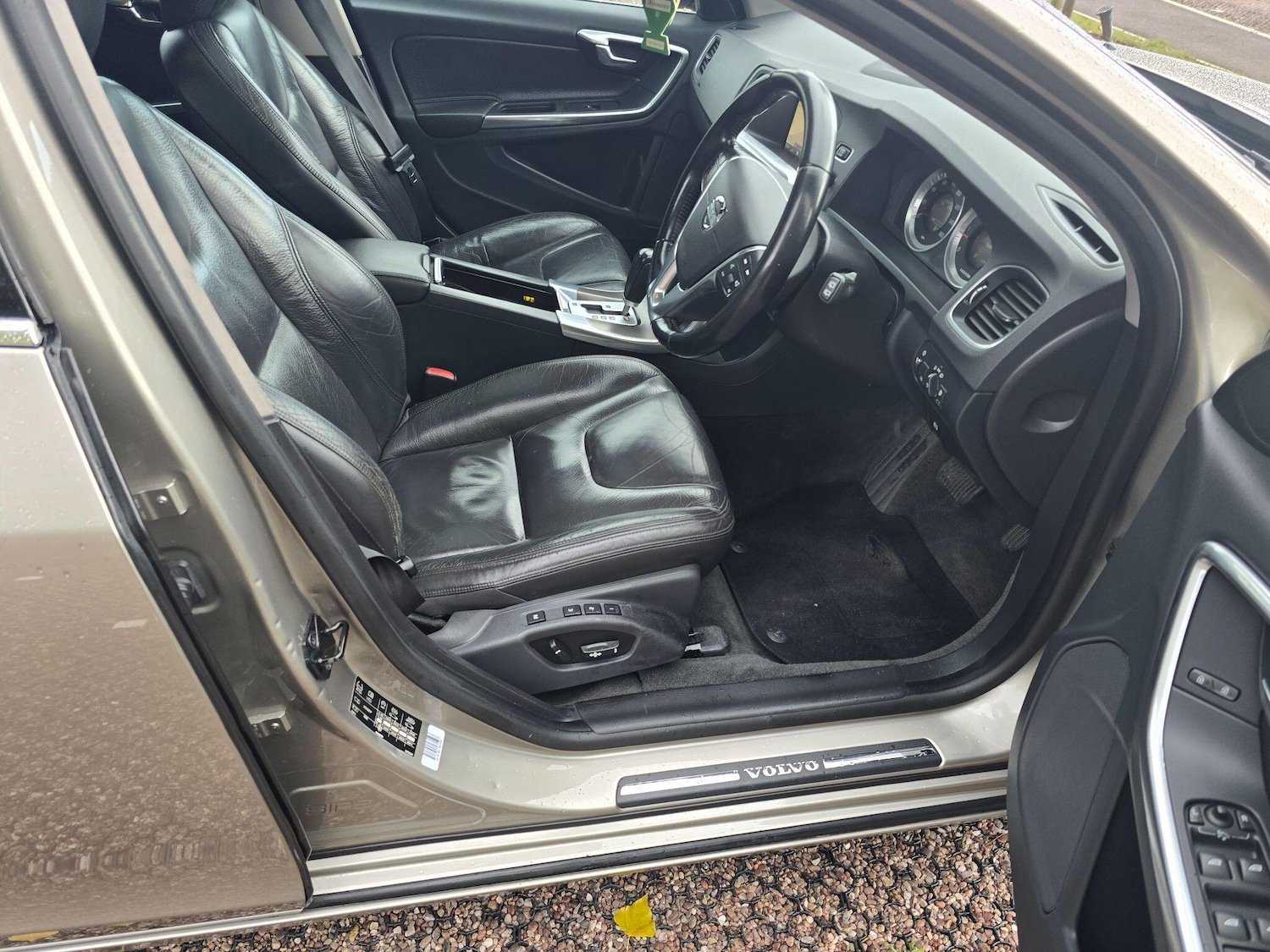 Used Volvo V60 2012 for sale - 75965791: Photo 10