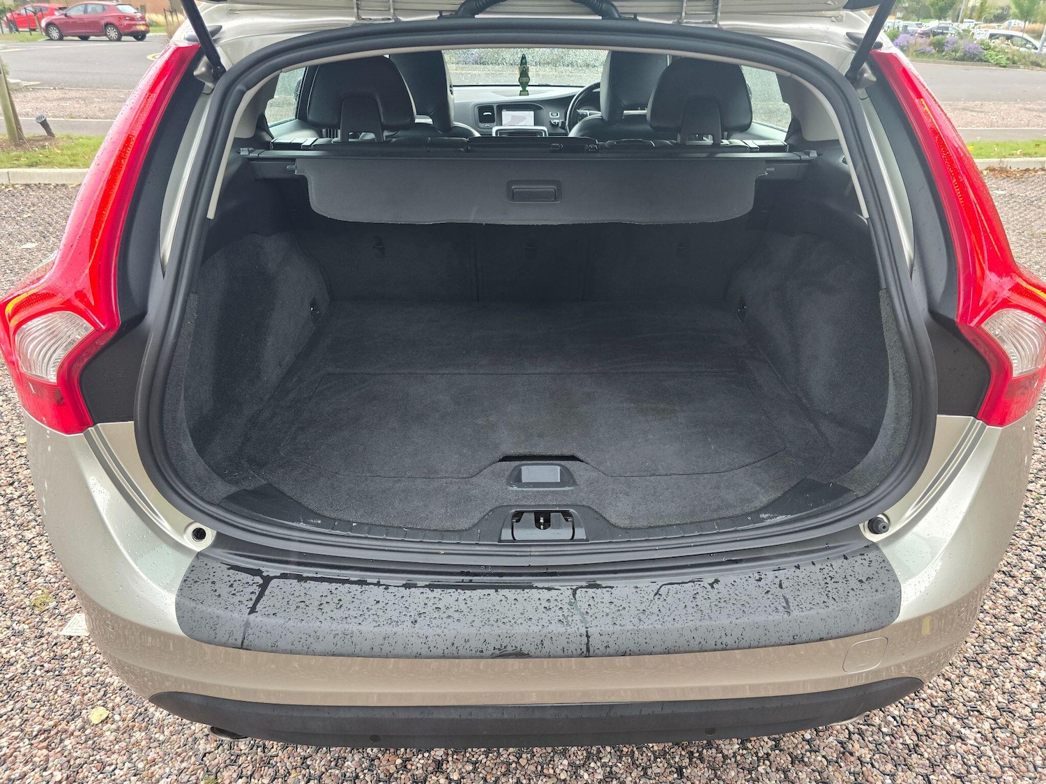 Used Volvo V60 2012 for sale - 75965791: Photo 15