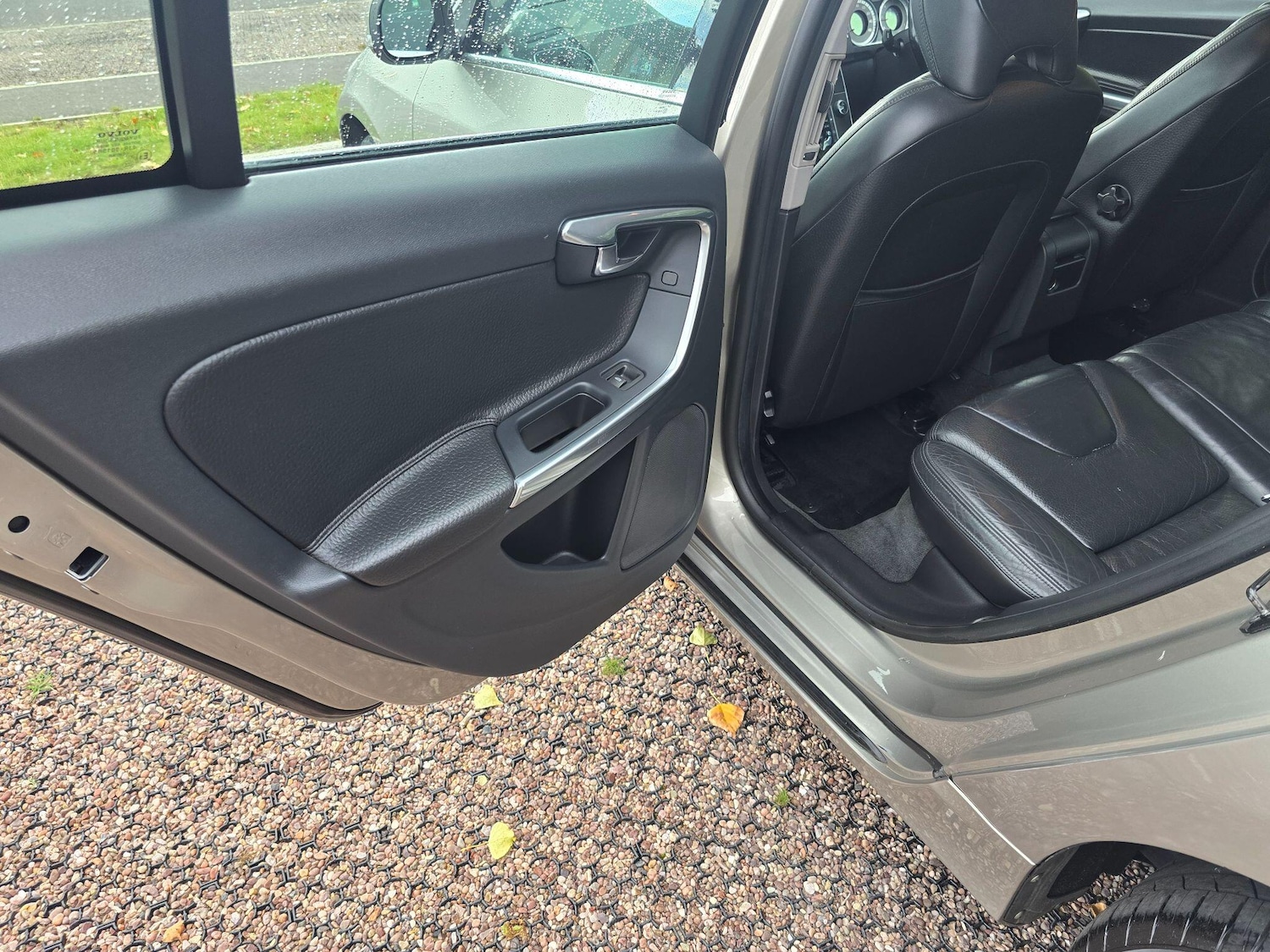 Used Volvo V60 2012 for sale - 75965791: Photo 18