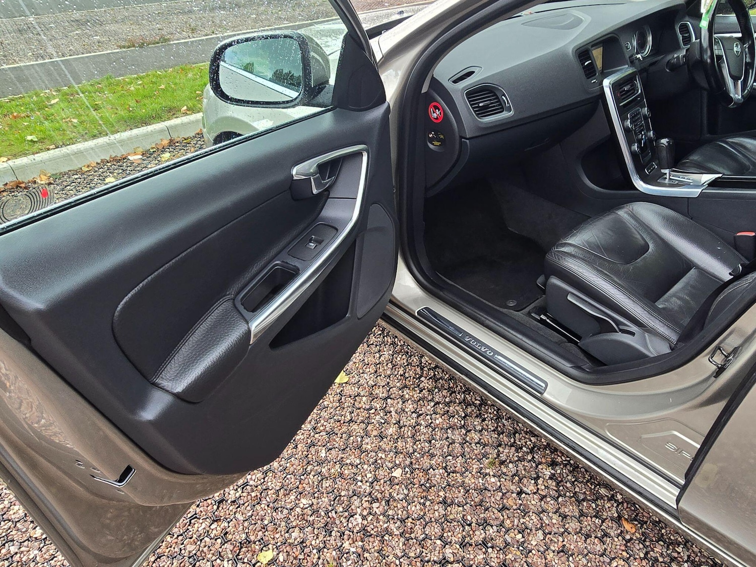 Used Volvo V60 2012 for sale - 75965791: Photo 21