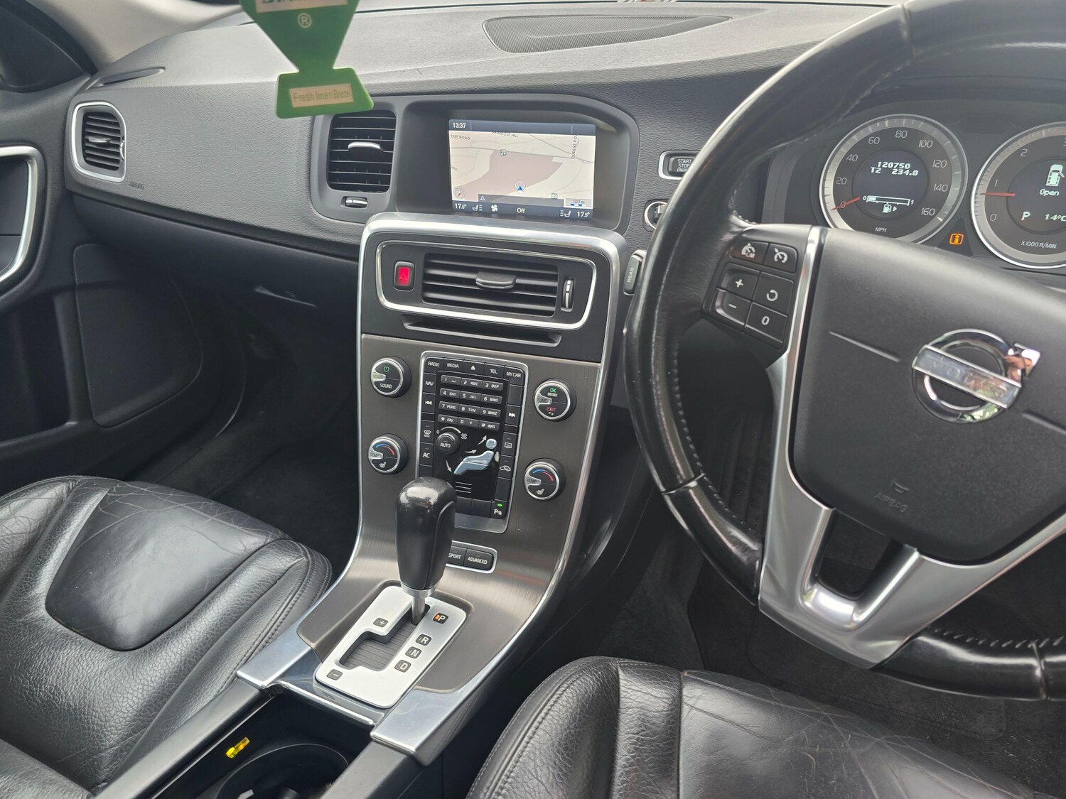 Used Volvo V60 2012 for sale - 75965791: Photo 26