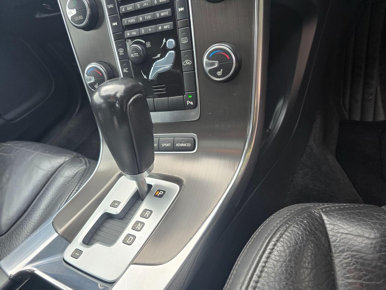 Used Volvo V60 2012 for sale - 75965791: Photo 27
