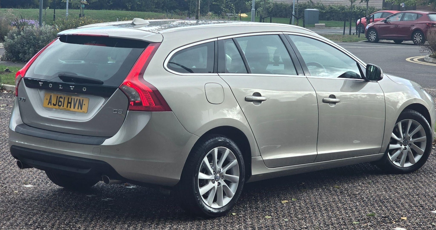 Used Volvo V60 2012 for sale - 75965791: Photo 4