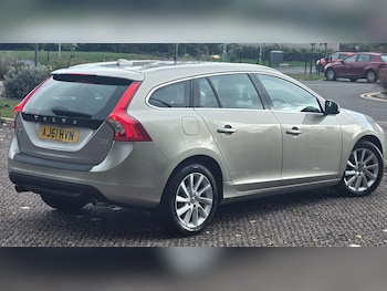 Used Volvo V60 2012 for sale - 75965791: Photo 4