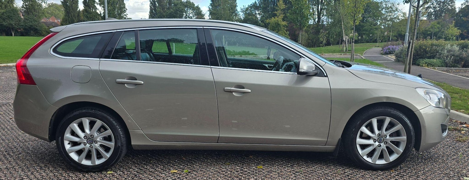 Used Volvo V60 2012 for sale - 75965791: Photo 7