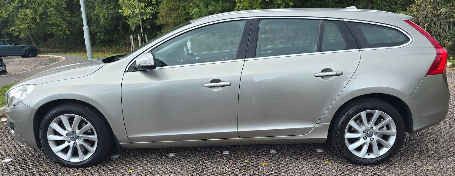 Used Volvo V60 2012 for sale - 75965791: Photo 8