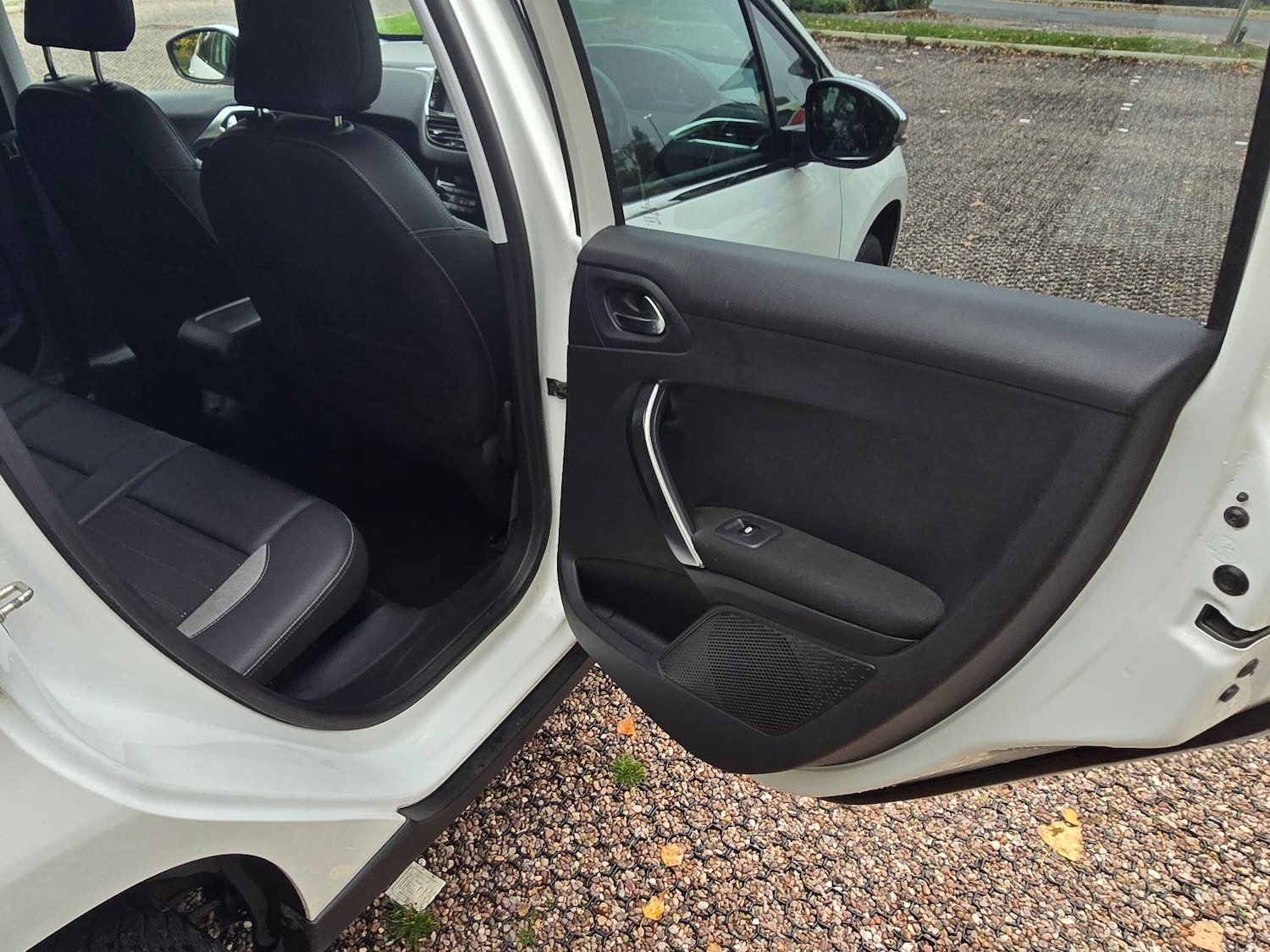 Used Peugeot 2008 2016 for sale - 76270903: Photo 15