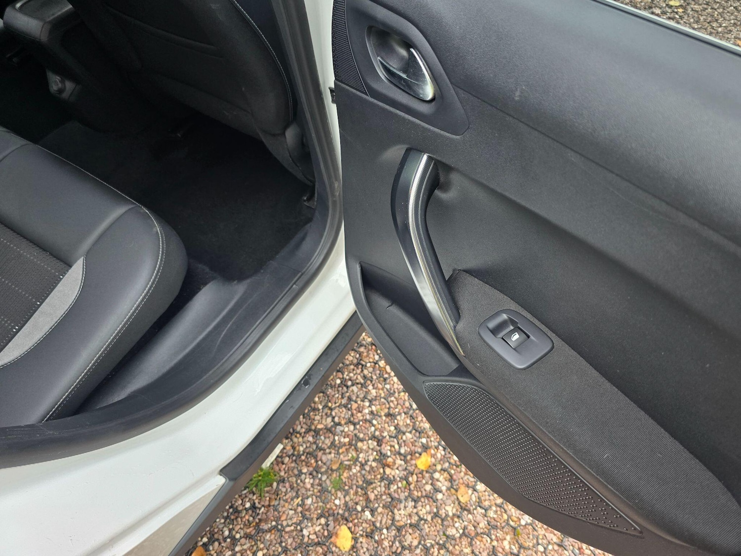 Used Peugeot 2008 2016 for sale - 76270903: Photo 16