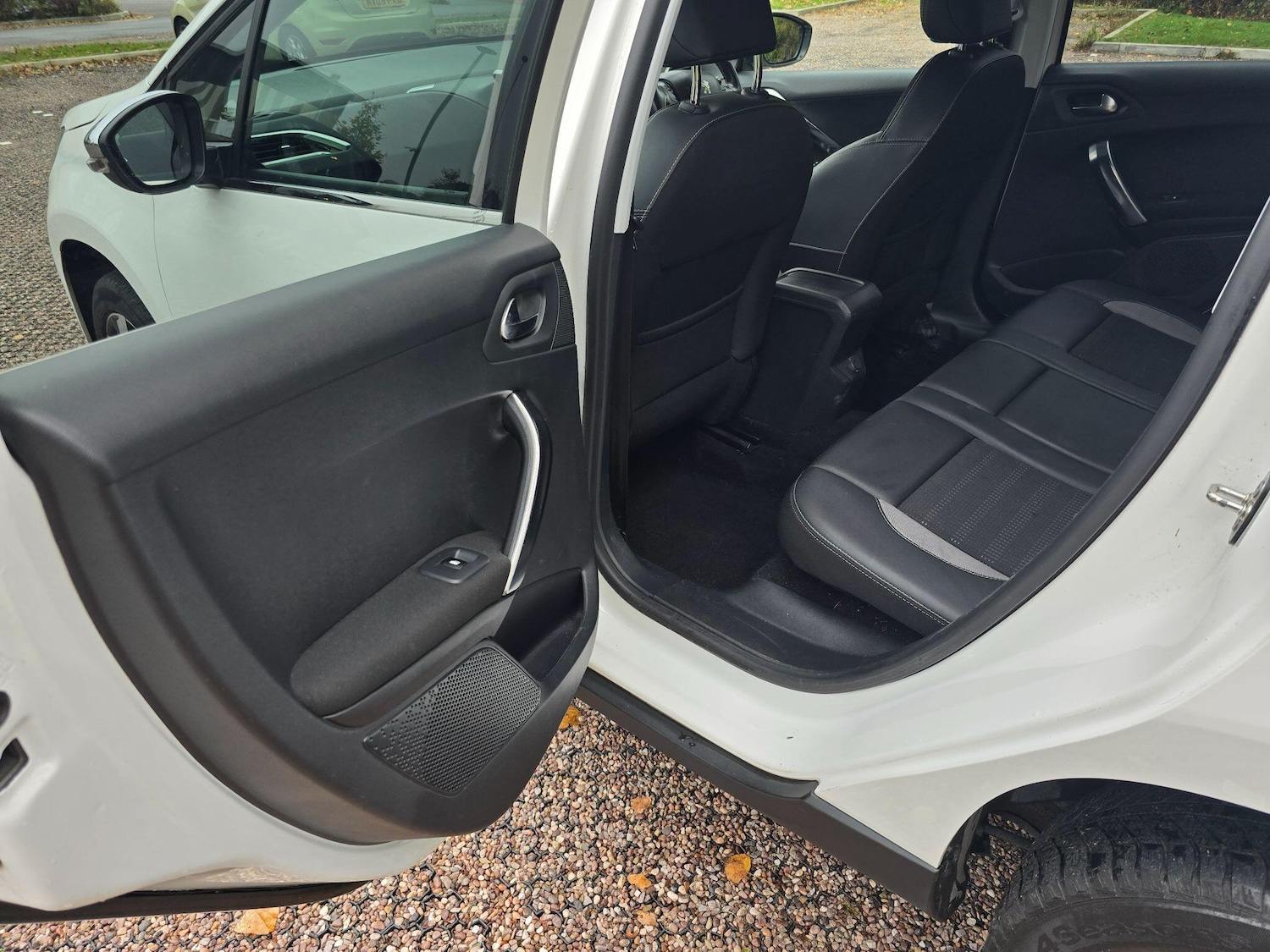 Used Peugeot 2008 2016 for sale - 76270903: Photo 19