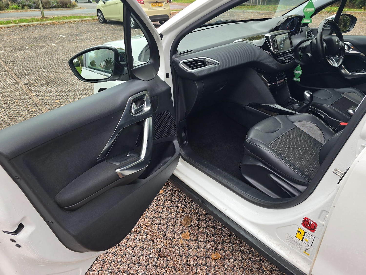 Used Peugeot 2008 2016 for sale - 76270903: Photo 23