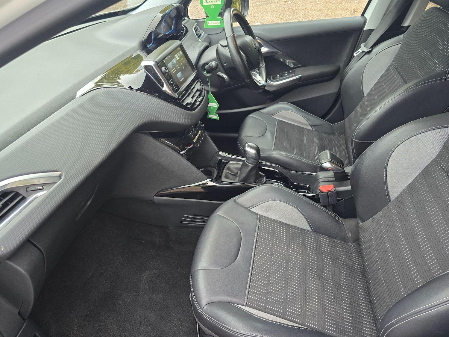 Used Peugeot 2008 2016 for sale - 76270903: Photo 26
