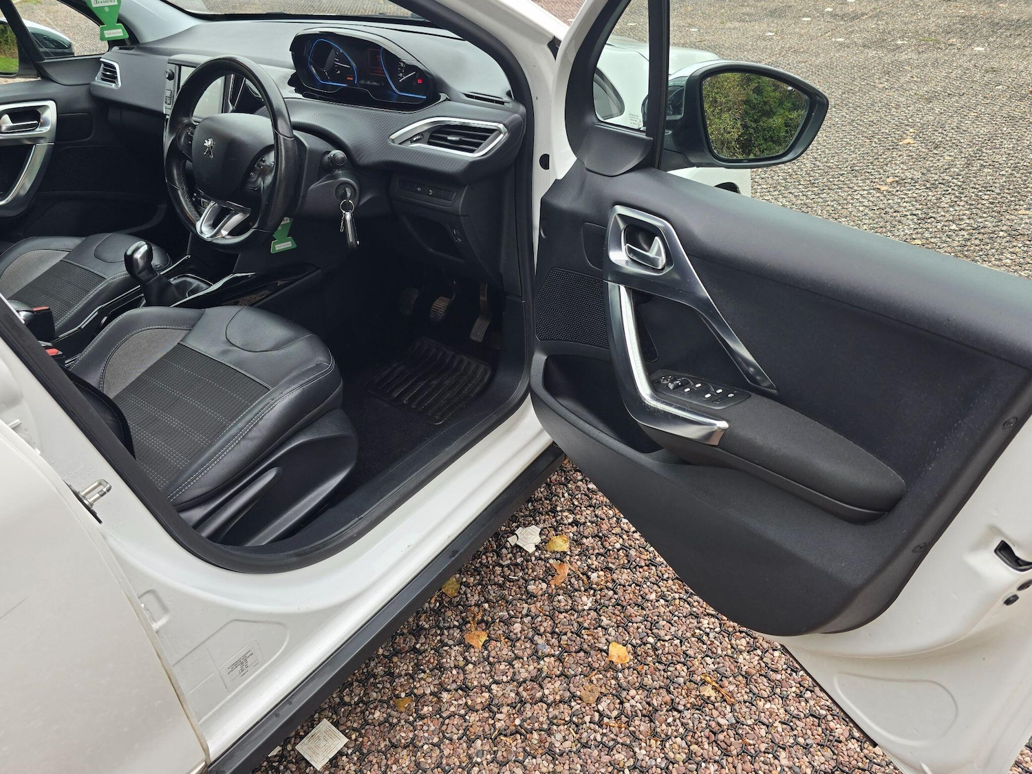 Used Peugeot 2008 2016 for sale - 76270903: Photo 9