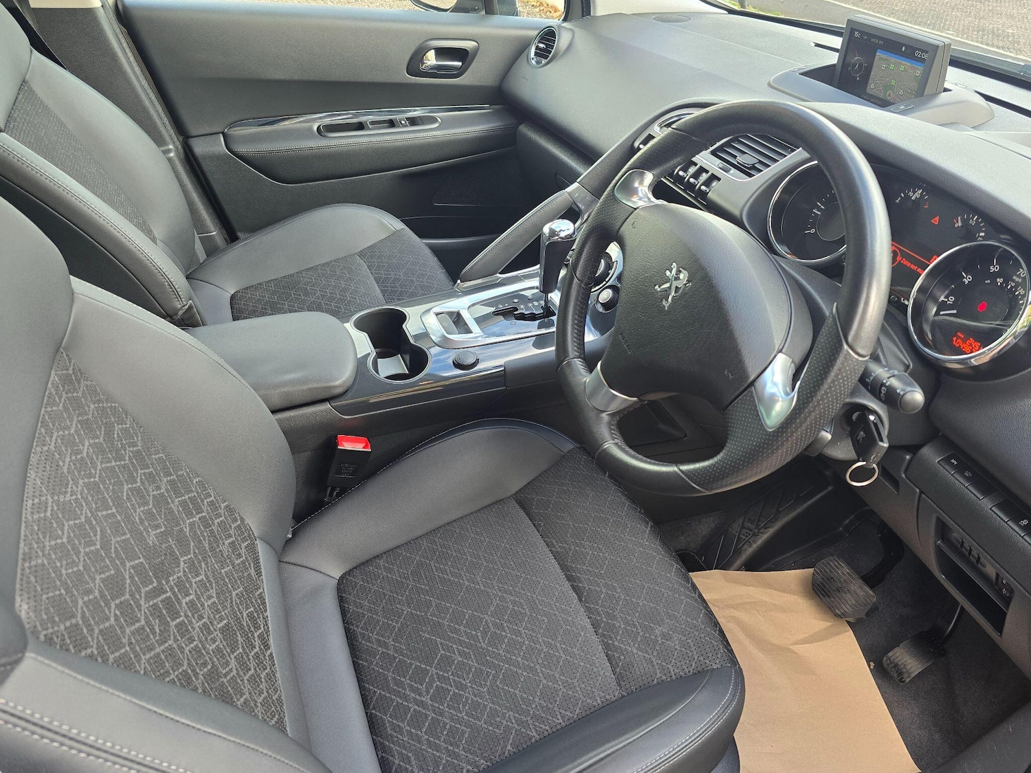 Used Peugeot 3008 2016 for sale - 76989861: Photo 12