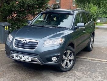Used Hyundai Santa Fe 2011 for sale - 76060249: Photo 2