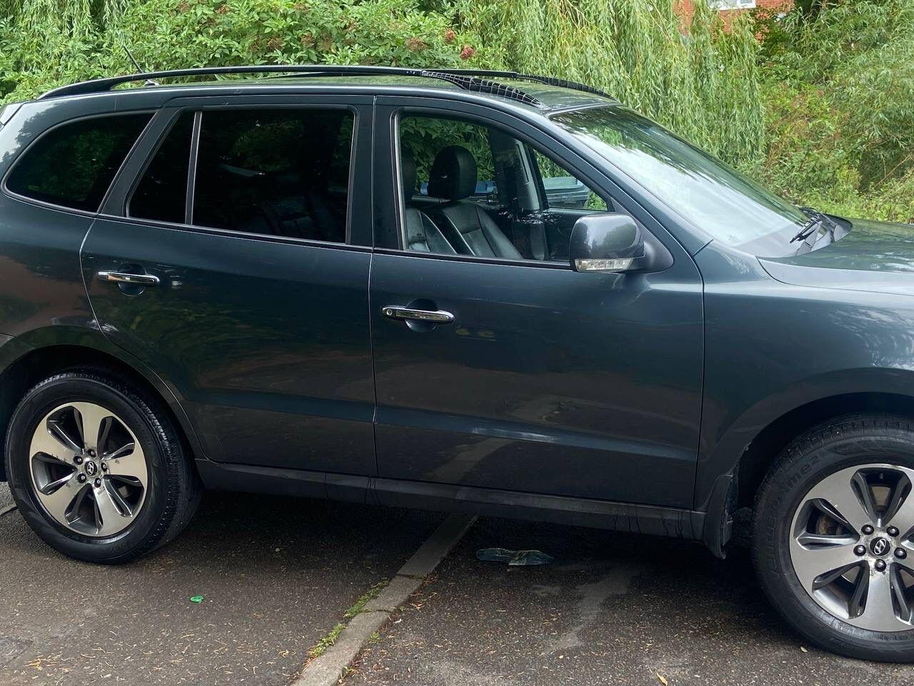 Used Hyundai Santa Fe 2011 for sale - 76060249: Photo 7
