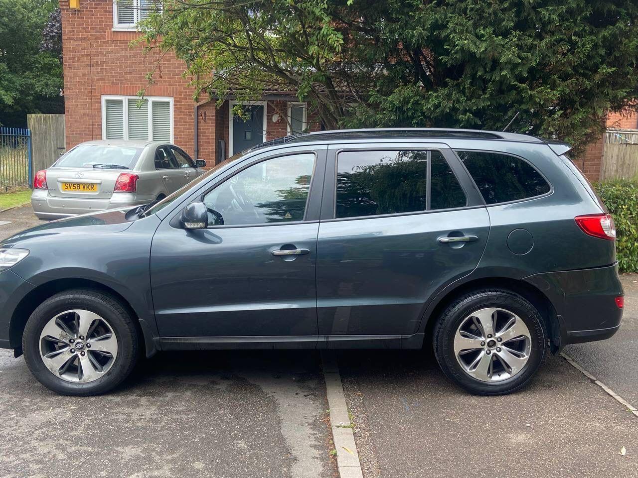 Used Hyundai Santa Fe 2011 for sale - 76060249: Photo 8