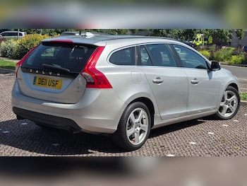 Used Volvo V60 2011 for sale - 79034570: Photo