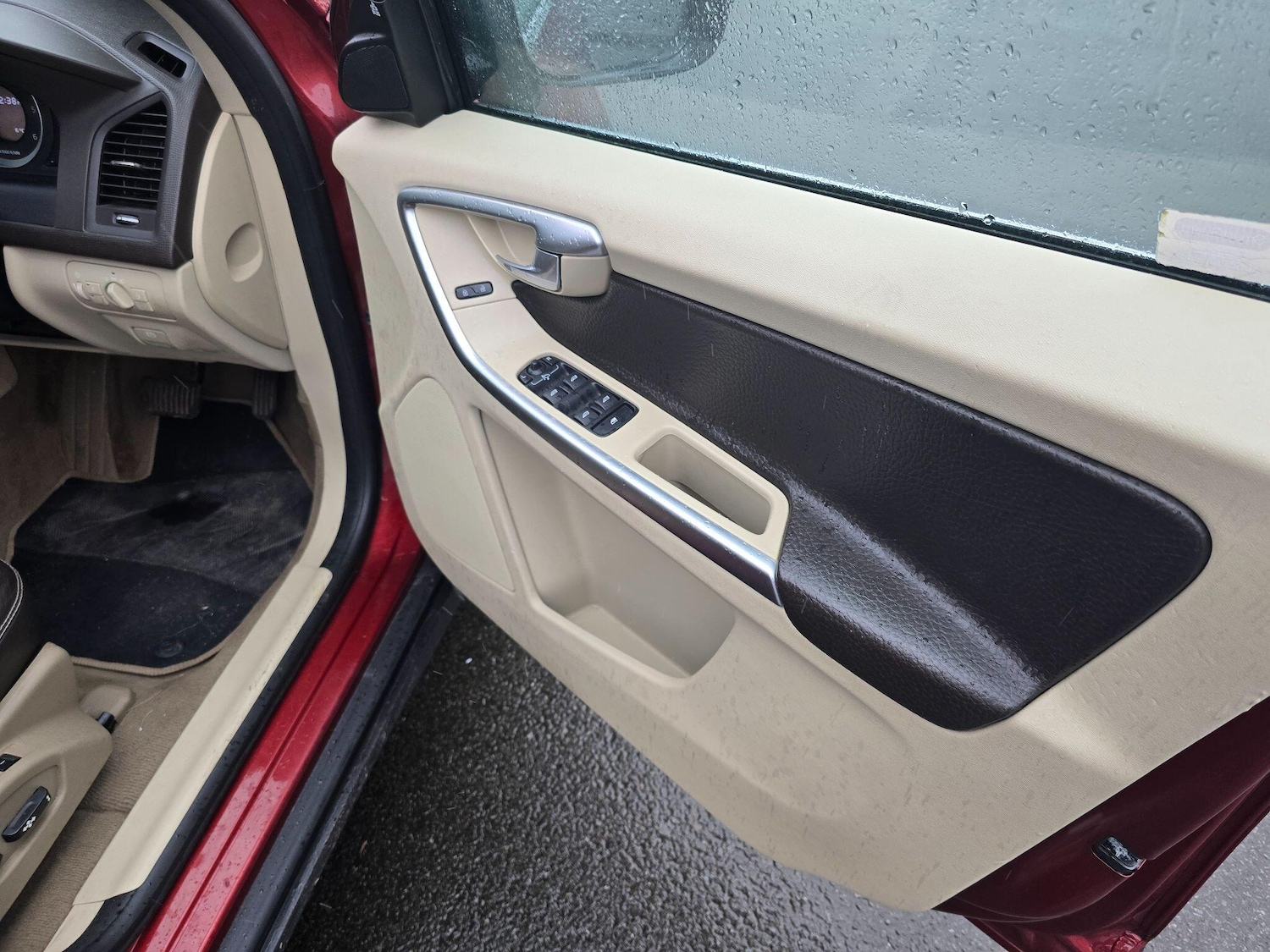 Used Volvo XC60 2010 for sale - 77290778: Photo 6