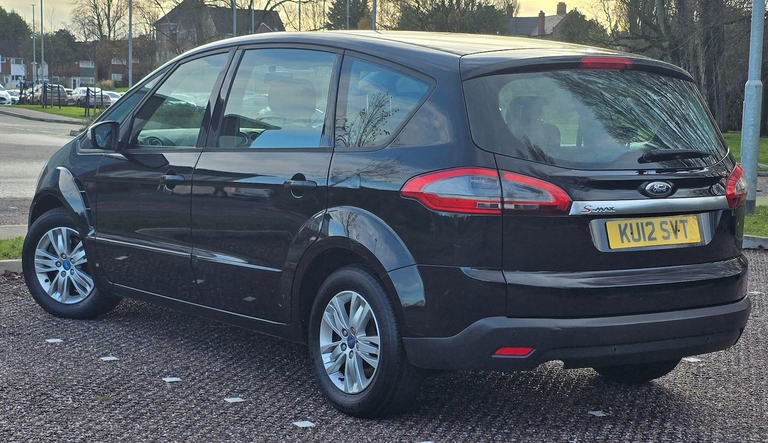 Used Ford S-Max 2012 for sale - 76839880: Photo 2