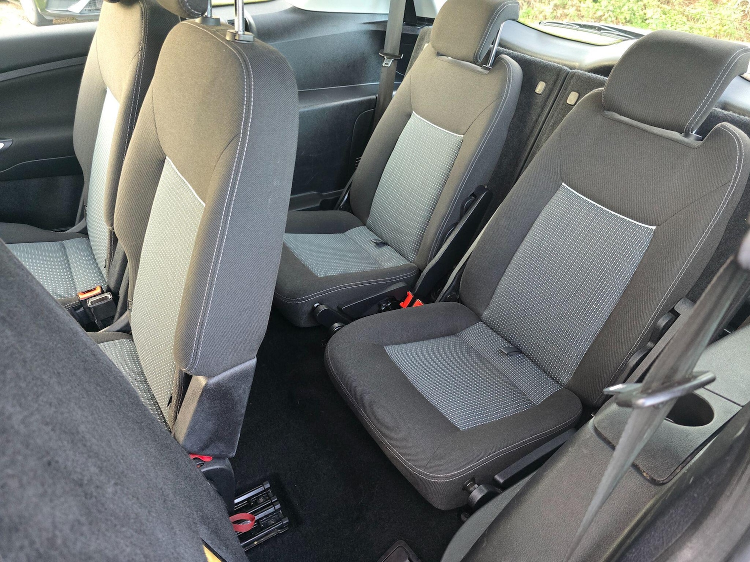 Used Ford S-Max 2012 for sale - 76839880: Photo 28